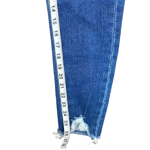 LEVI'S Wedgie Skinny Cut Off Medium Wash - Picture 14 of 14